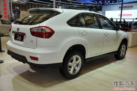 http://www.carnewschina.com/wp-content/uploads/2011/05/byd-s6-listed-priced-china-2-458x304.jpg