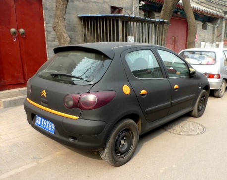 [SUJET OFFICIEL][CHINE] Citroën C2 - Page 2 A-peugeot-207-matte-black-china-31-458x363