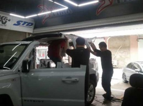 Turning A Jeep Patriot Into Chinese Style Parade Car