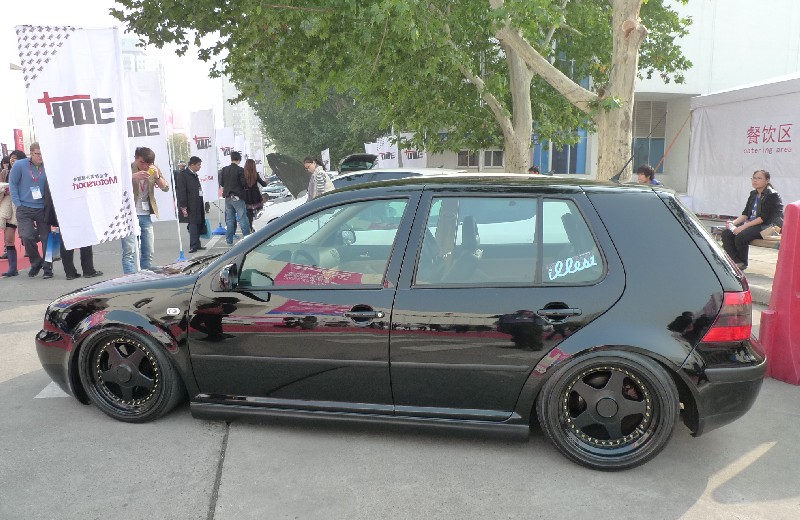 volkswagen golf mk4 is a lowrider in china carnewschina com