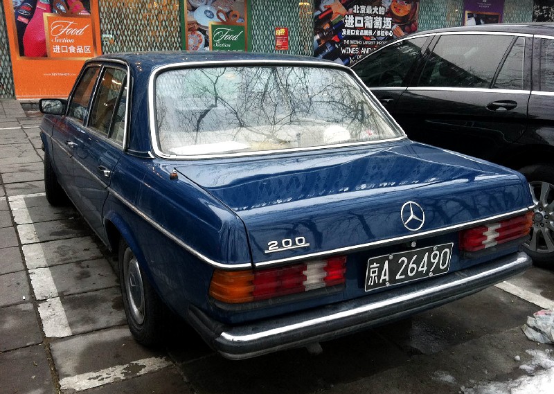 Spotted In China W123 Mercedes Benz 200 Carnewschina Com