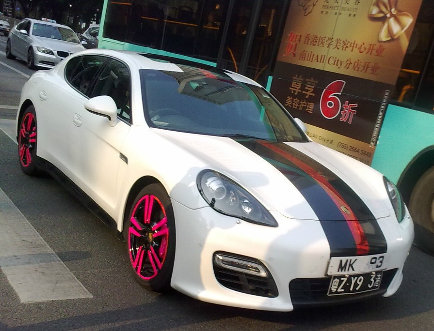 Porsche Panamera With Pink Alloys In China Carnewschina Porsche Panamera With Pink Alloys In China