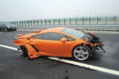 Lamborghini on Journalist Crashes New Lamborghini Gallardo In China   Carnewschina