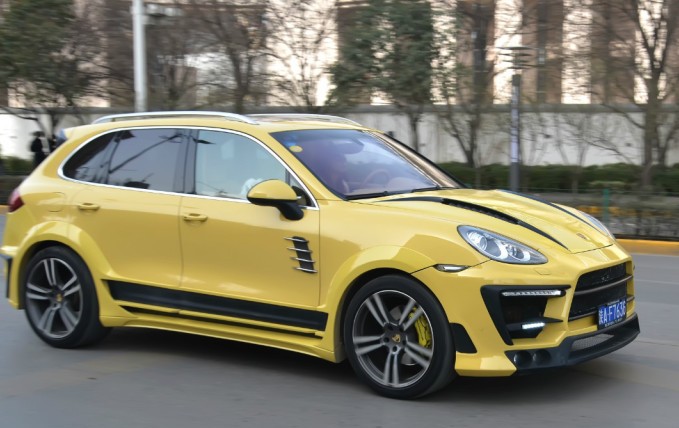Luma Clr 558 Gt Porsche Cayenne Is Yellow In China Carnewschina Luma Clr 558 Gt Porsche Cayenne Is Yellow In China