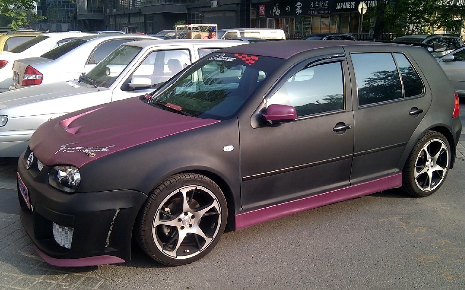 Volkswagen Golf Is Matte Black Matte Purple In China Volkswagen Golf Is Matte Black Matte Purple In China