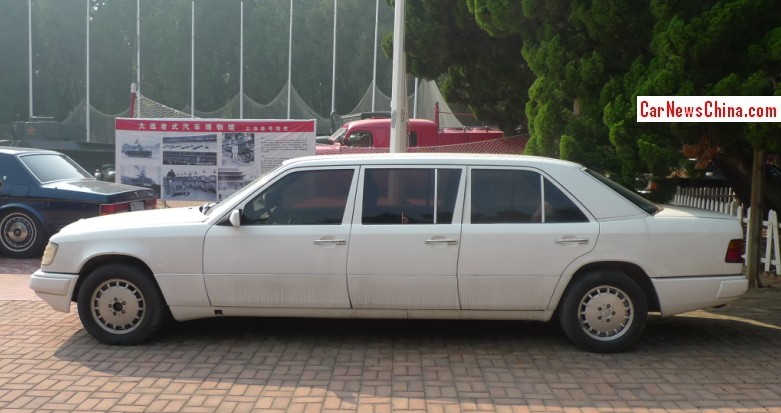 Dalian Clic Car Museum W124 Mercedes Benz E Cl 6 Door Mercedes Benz 6 Door Dalian 2