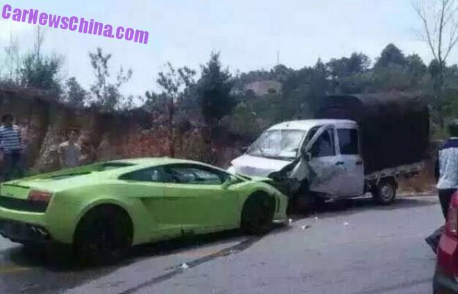 http://www.carnewschina.com/wp-content/uploads/2015/06/lambo-crash-china-galvan-1a-660x424.jpg?97ba00